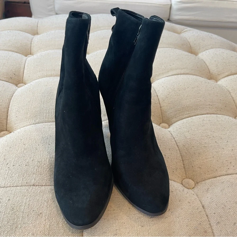 Coach women’a black suede high heel booties - Picture 2 of 13
